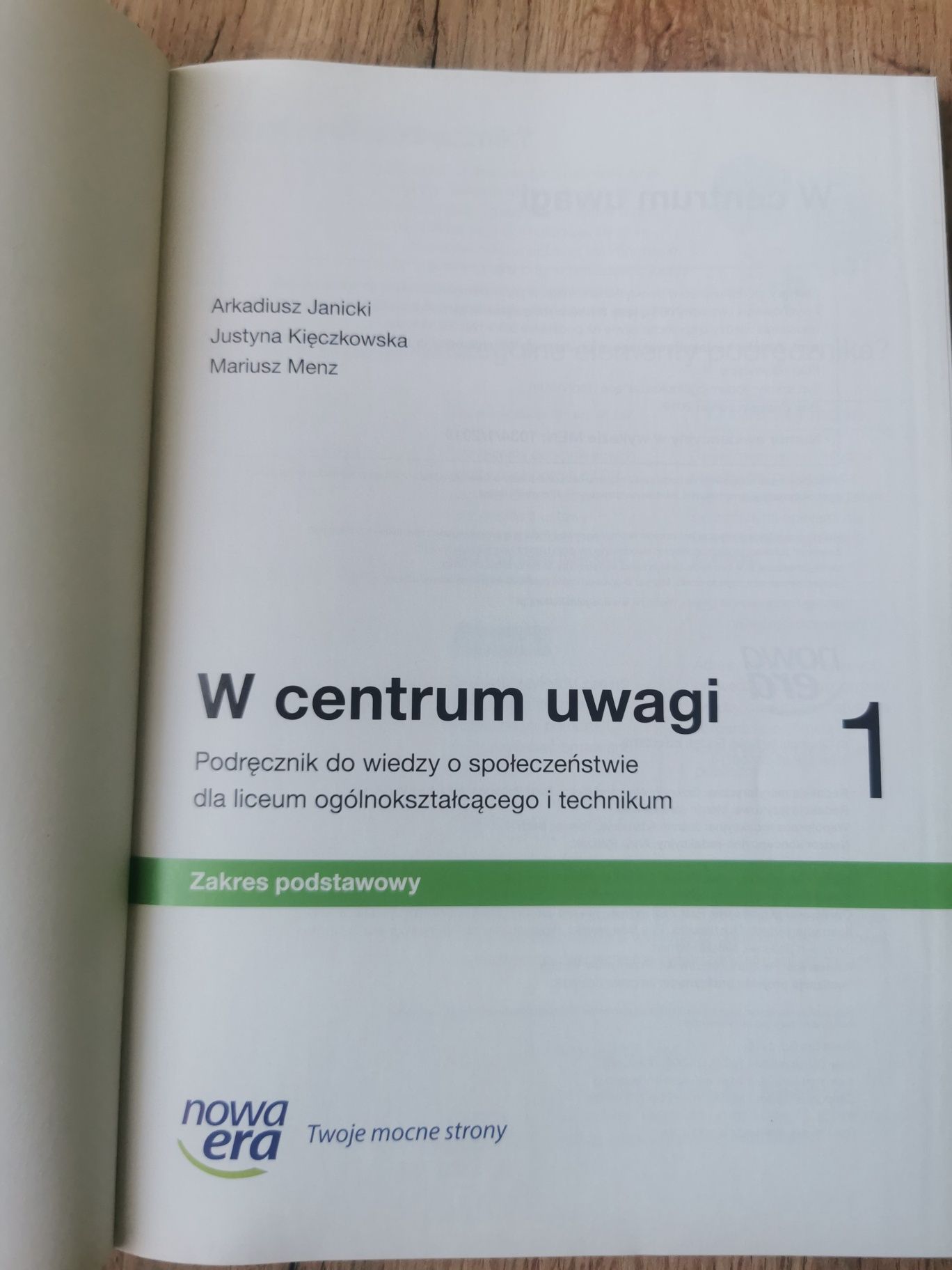 W centrum uwagi 1. Podręcznik do wiedzy o społeczeństwie