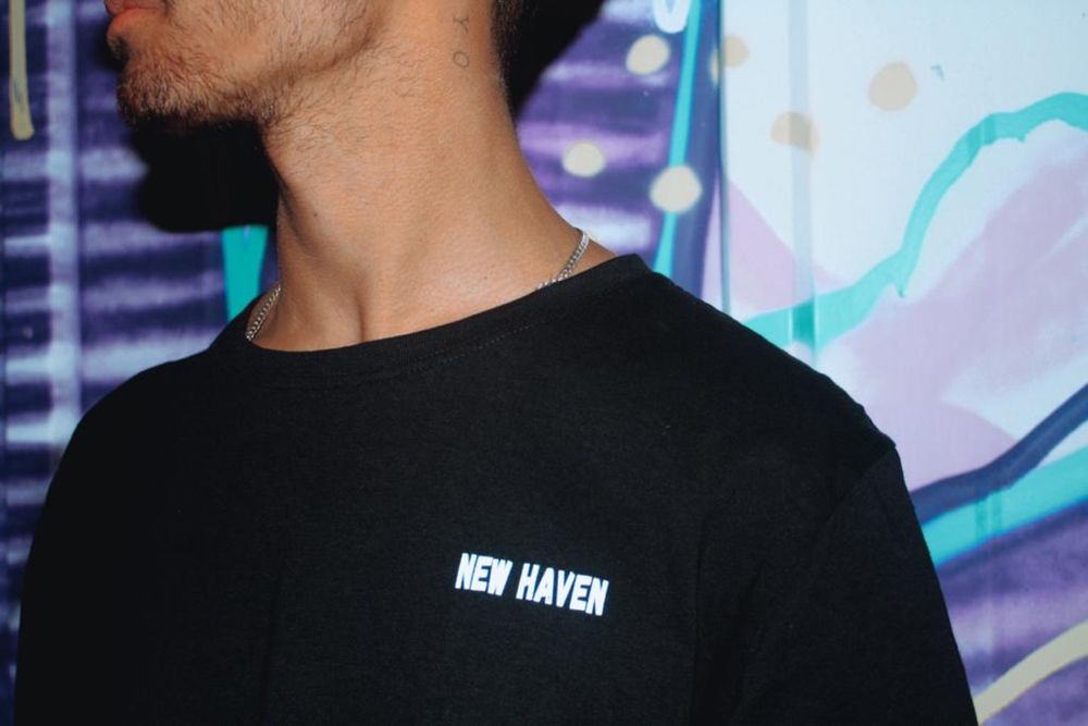 T-shirt preta “New Haven”