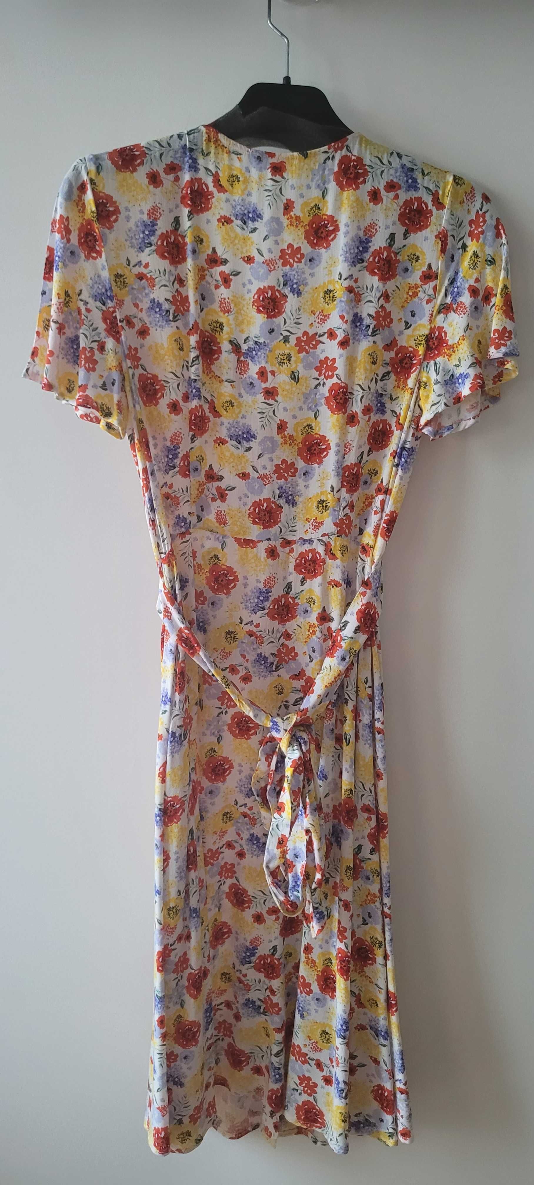 Vestido completamente novo