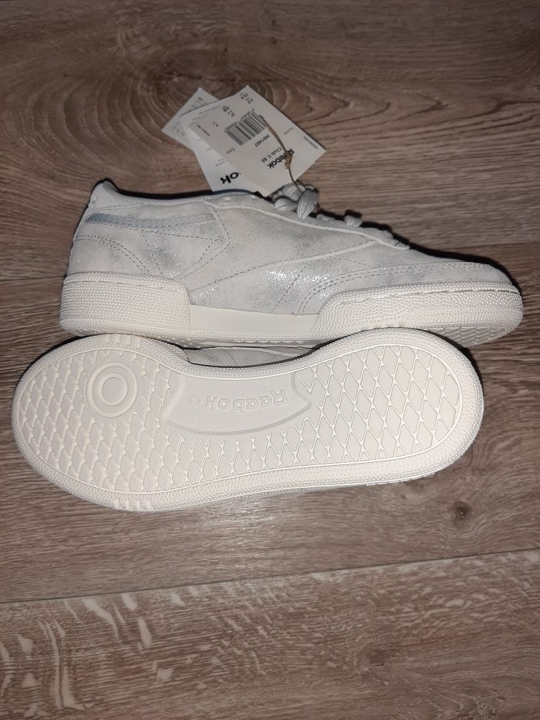 Продам новые кроссовки Reebok 37 р