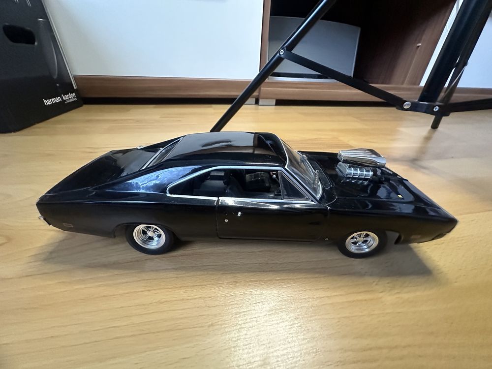 Dodge charger масштаб 1:18