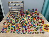 Mega zestaw Super things oryginalne zingsy pojazdy stojak