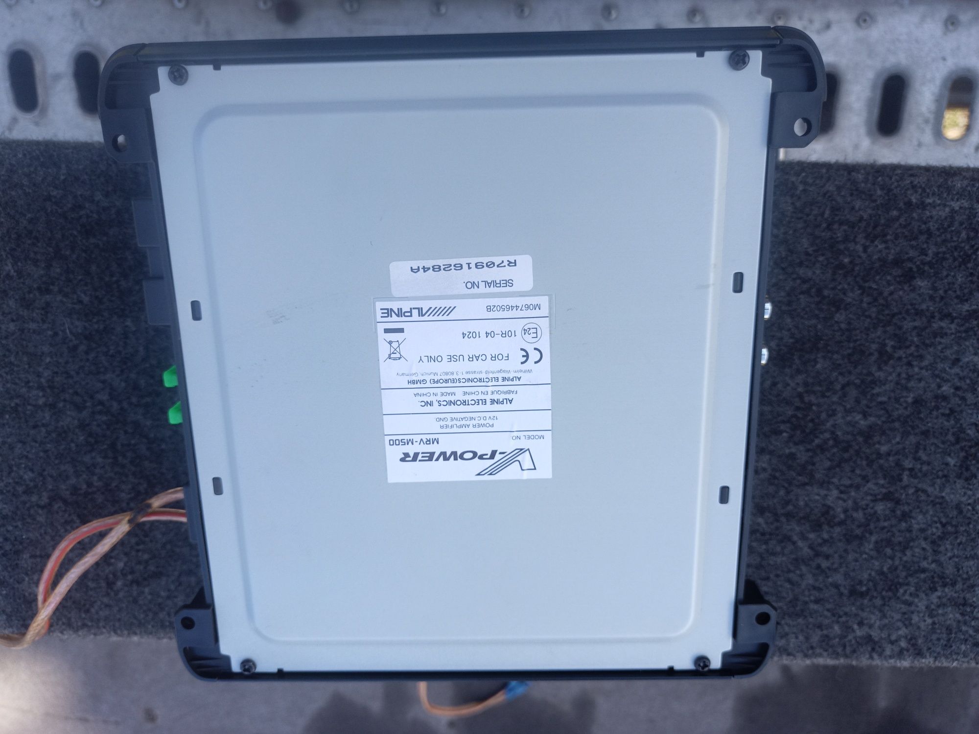 Subwoofer JL Audio USA + Wzmacniacz Alpine Stan Bdb