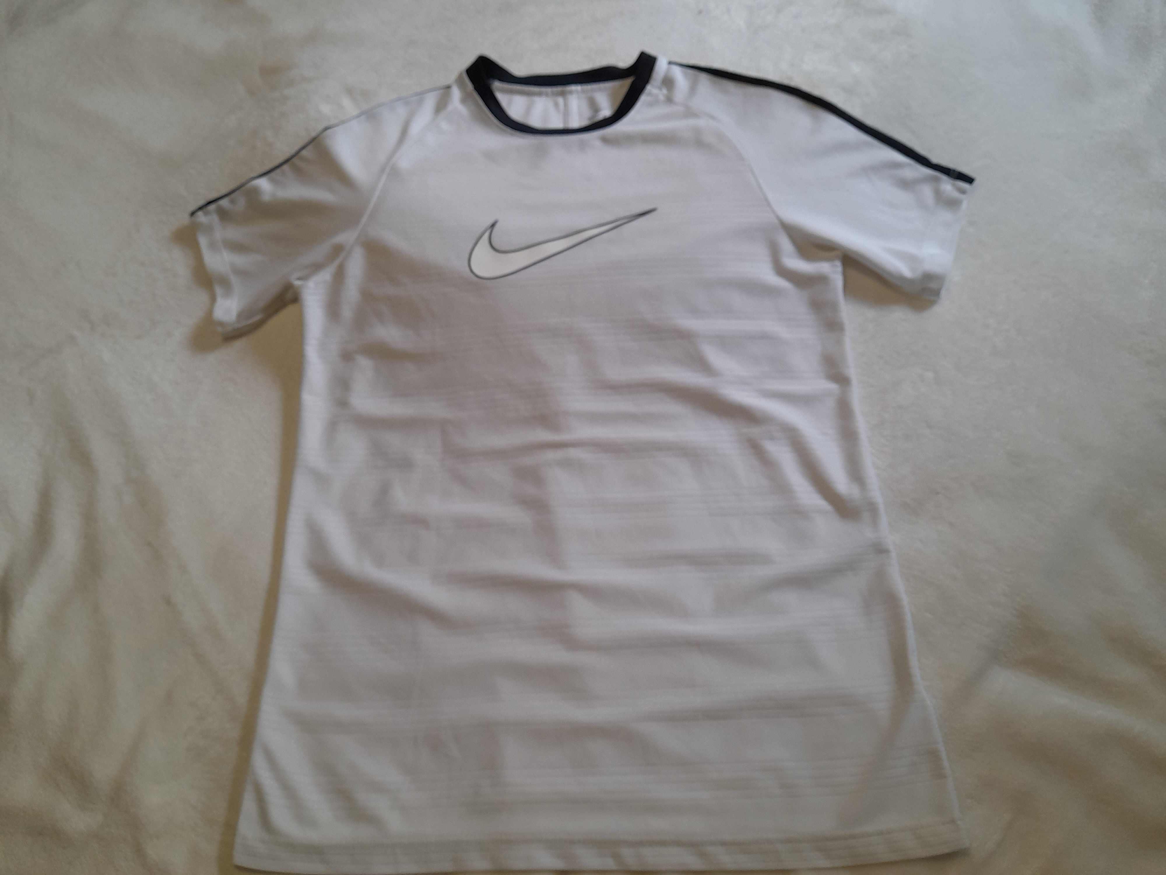 Nike tshirt 13-15 lat kolor bialy logo