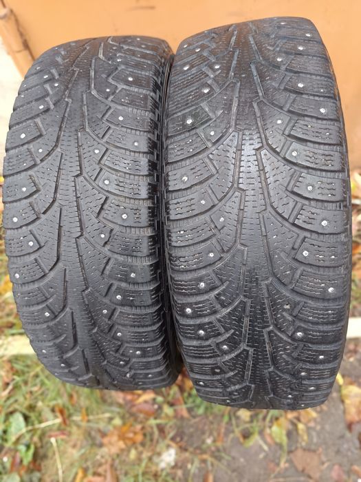 Продам комплект зимней шипованной резины.