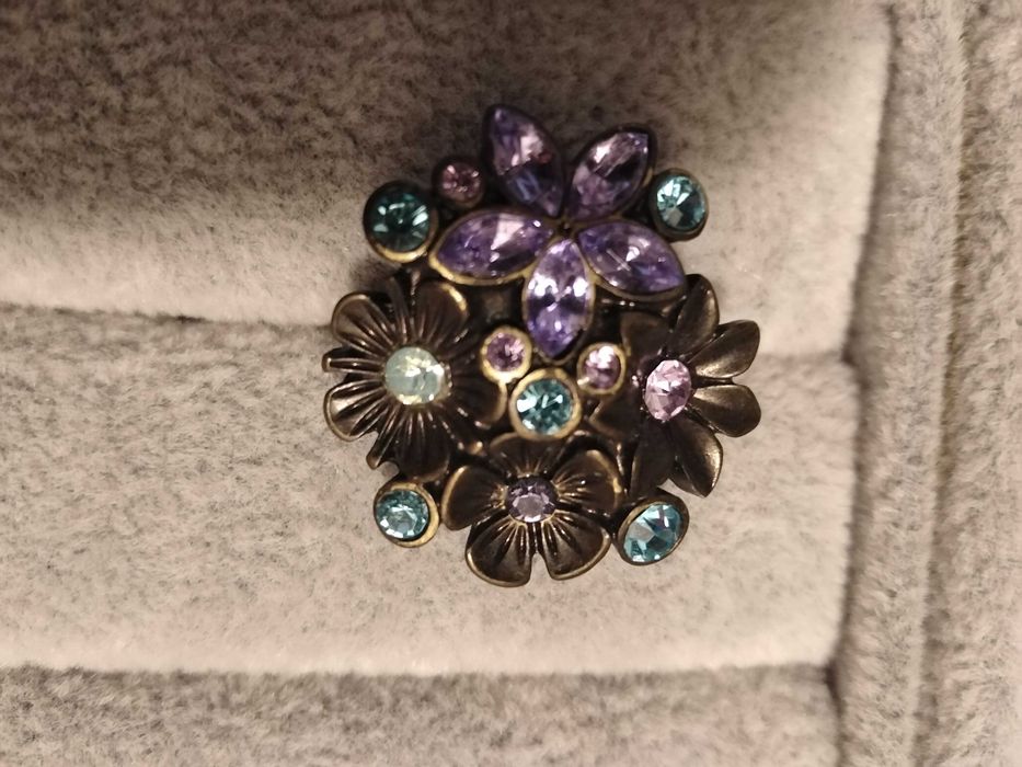 Pierścionek kwiaty fioletowe i miętowe oczka