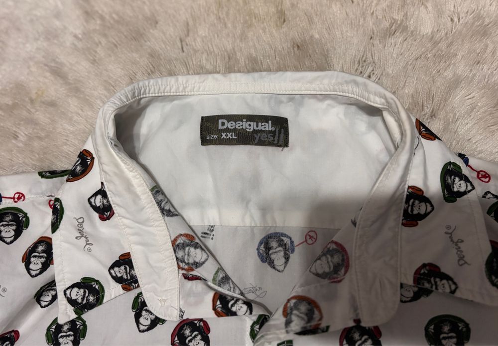 Biala koszula w małpki Desigual