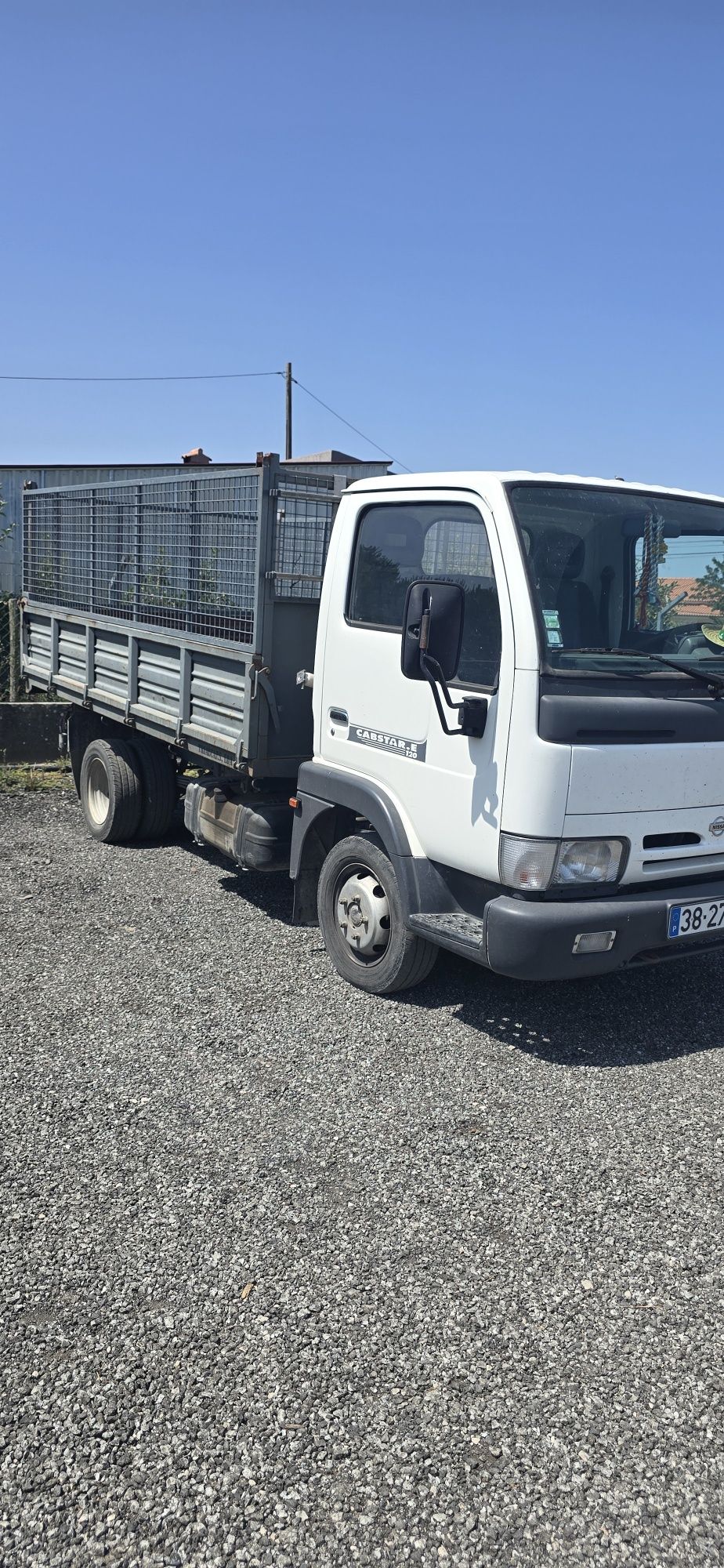 Nissan  cabstar 120