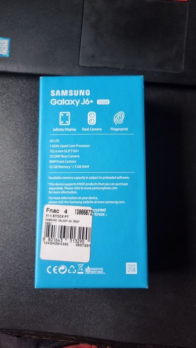 Telemóvel Samsung Galaxy J6+
