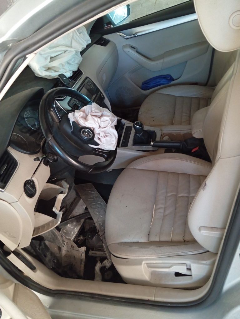 Разборка Skoda Octavia a7 1.6 TDI 2013-2020г универсал LA7W 8E8E