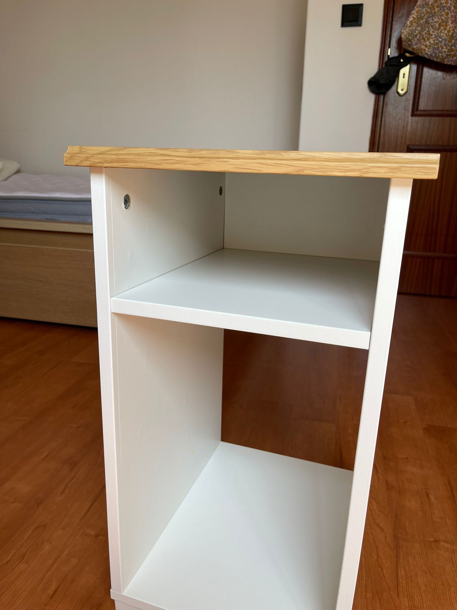 Mesa de apoio IKEA SKRUVBY 40x32 cm – Ótimo Estado
