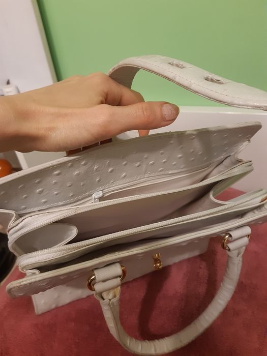 Biały Kuferek torebka damska do ręki skóra strusia made in Italy nowa