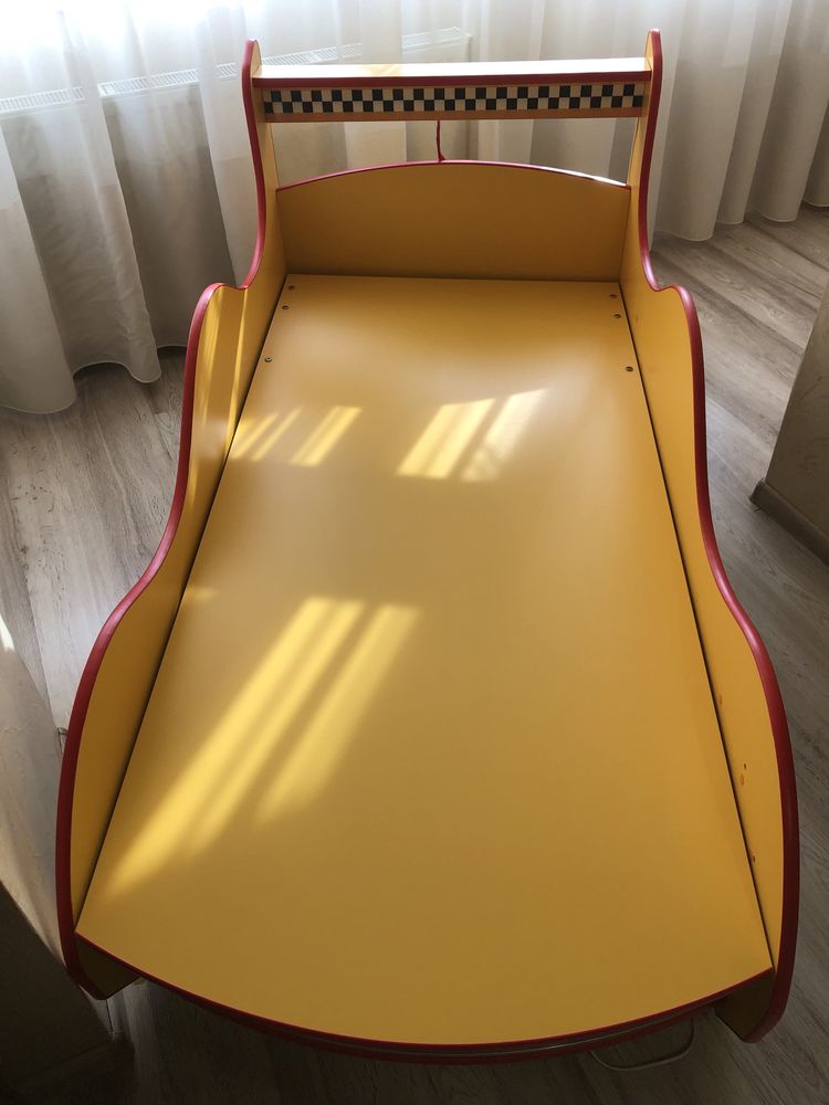 Ліжко дитяче постіль машинка світиться таксі ліжечко маквін