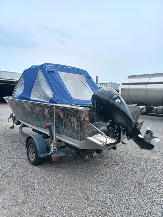 Моторний човен Sylvan Boat