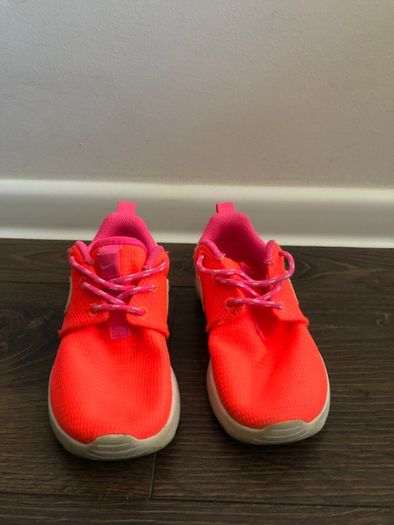 Nike Roshe rozmiar 27 różowe noeonowe