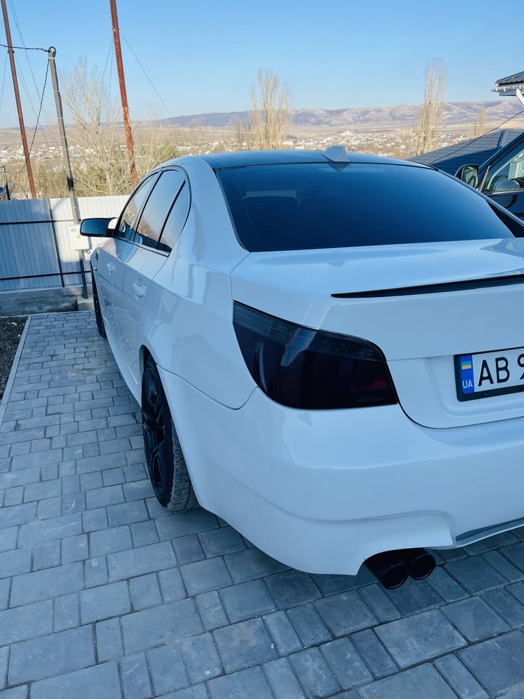 BMW e60 2009год