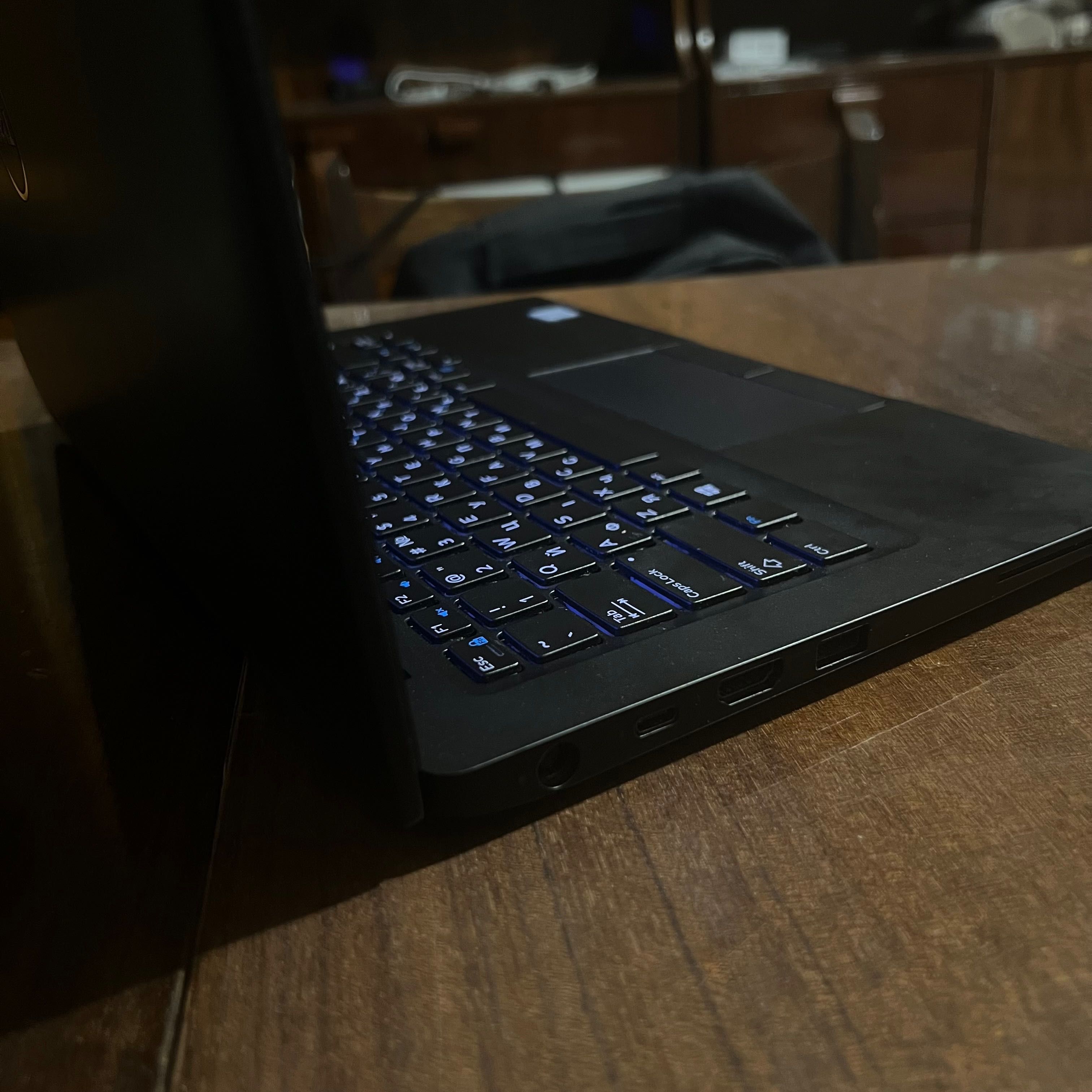 Ноутбук: Dell Latitude 7390