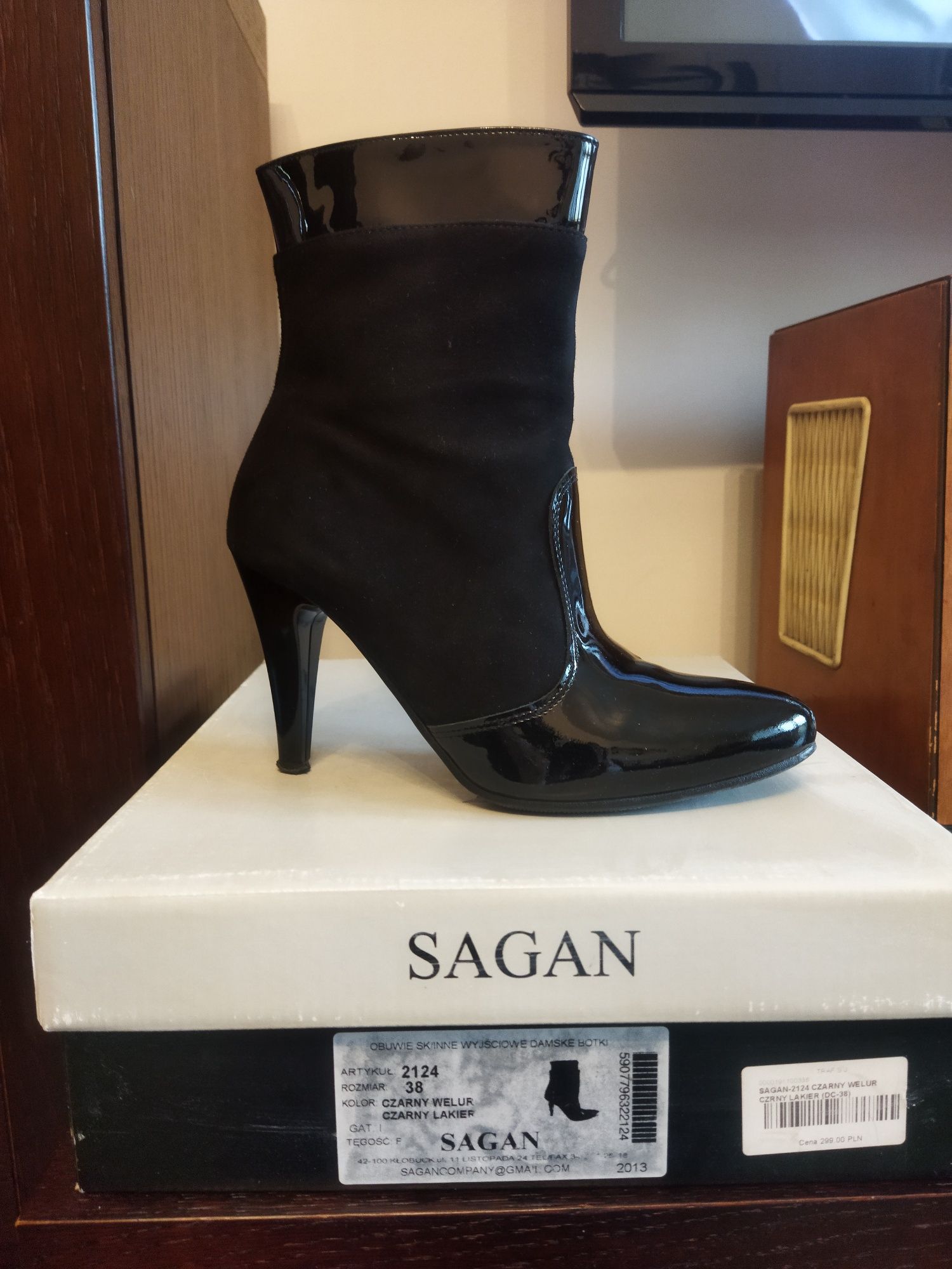 Buty botki czarne 38 Sagan