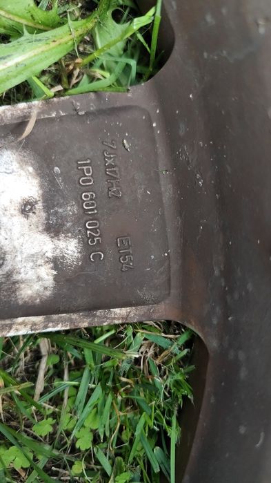 Koła aluminiowe z oponami zimowymi R17 Seat VAG 5x112