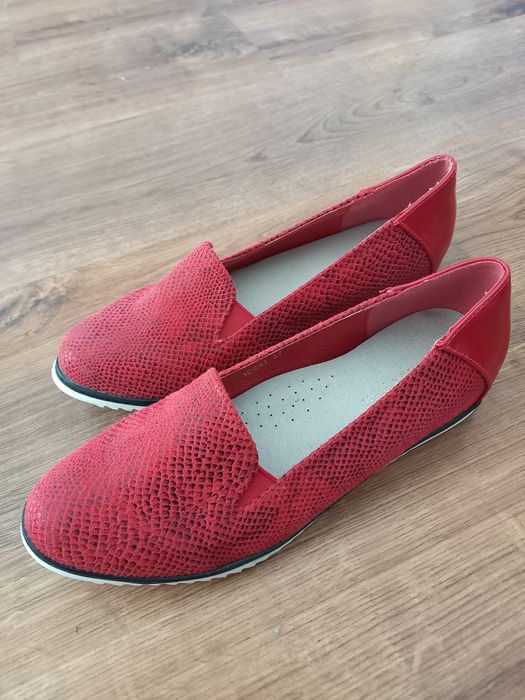 Buty na płaskim obczasie 37