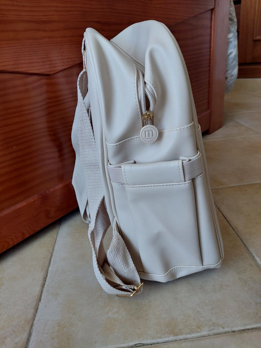 Mochila prática de bebé