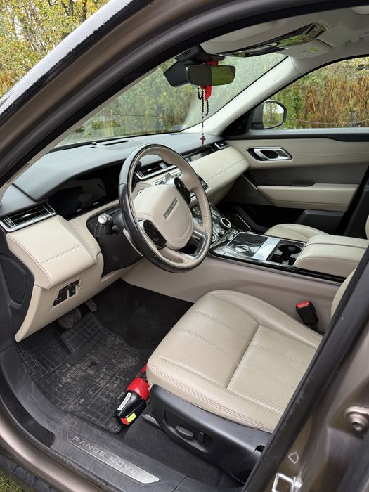 Samochod osobowy land rover velar