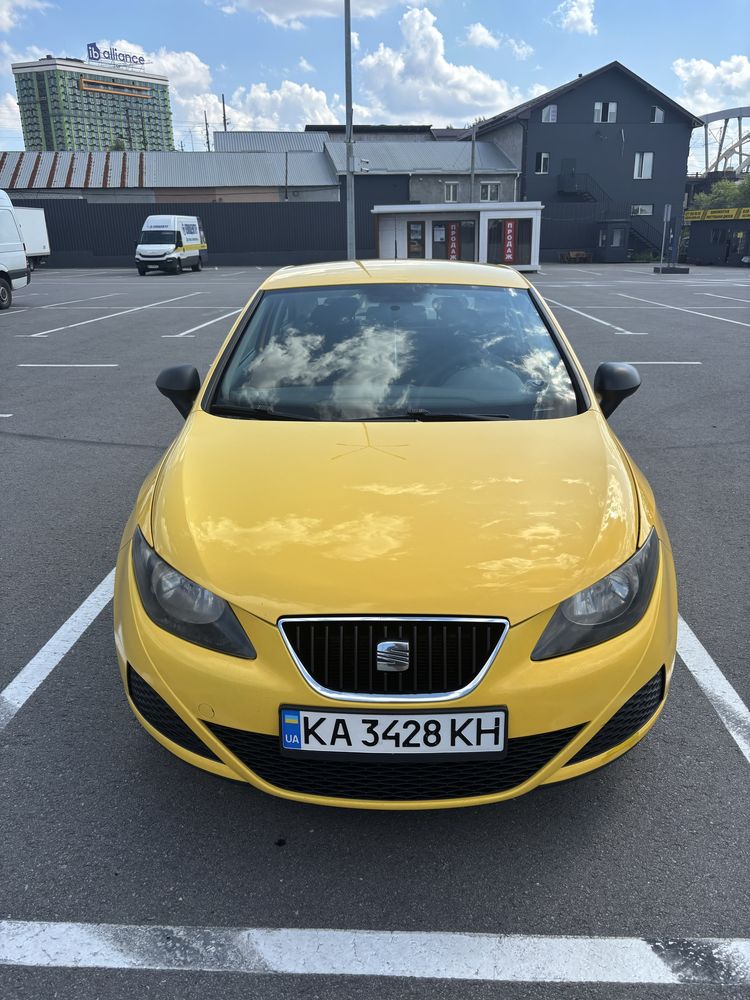 Seat Ibiza 2011 1.4 Бензин