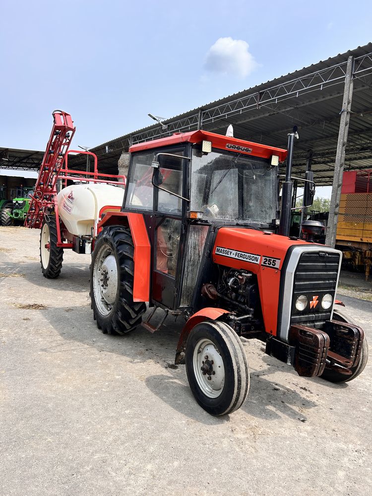 Massey Ferguson 255