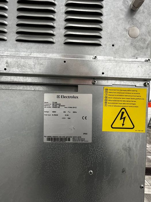 Професійна сушильна машина 10 кг Electrolux T3190(електричні і газові)