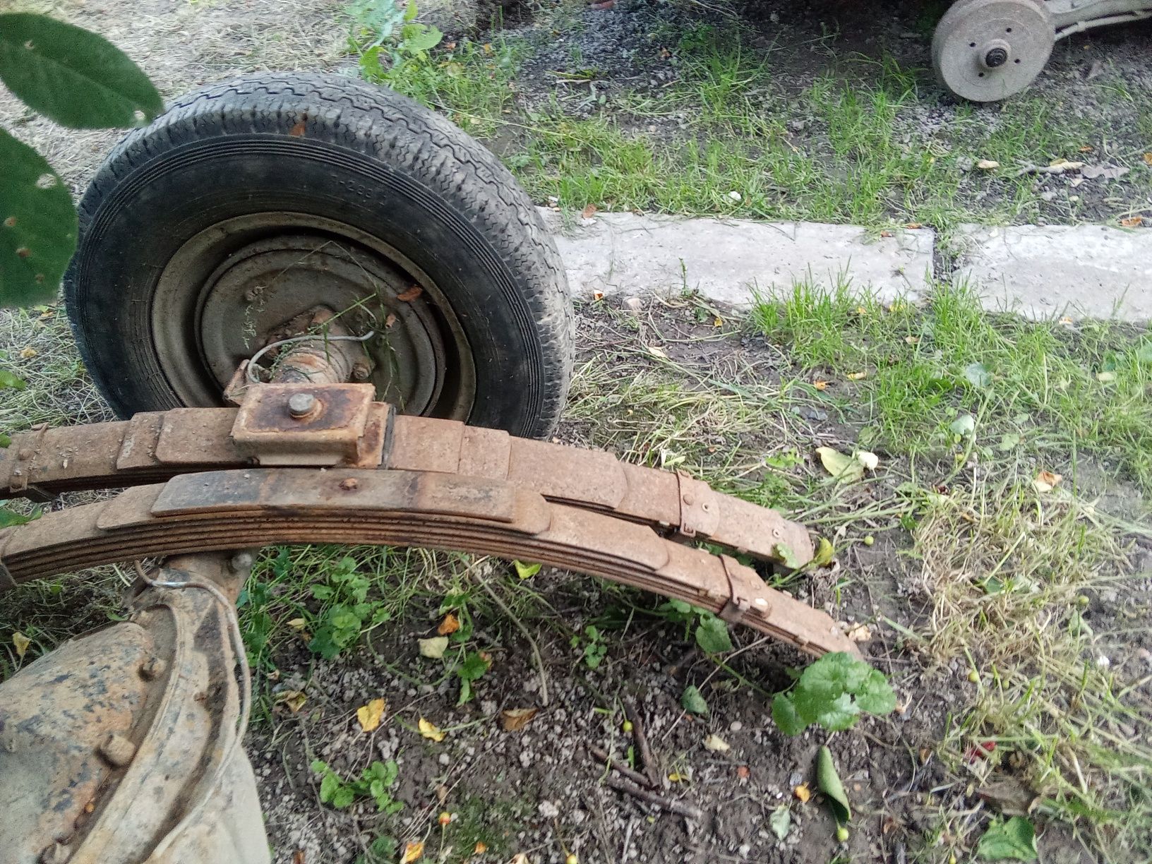Шини диски та різні запчастини вольцвагена та  аудіі 100 та80-ку