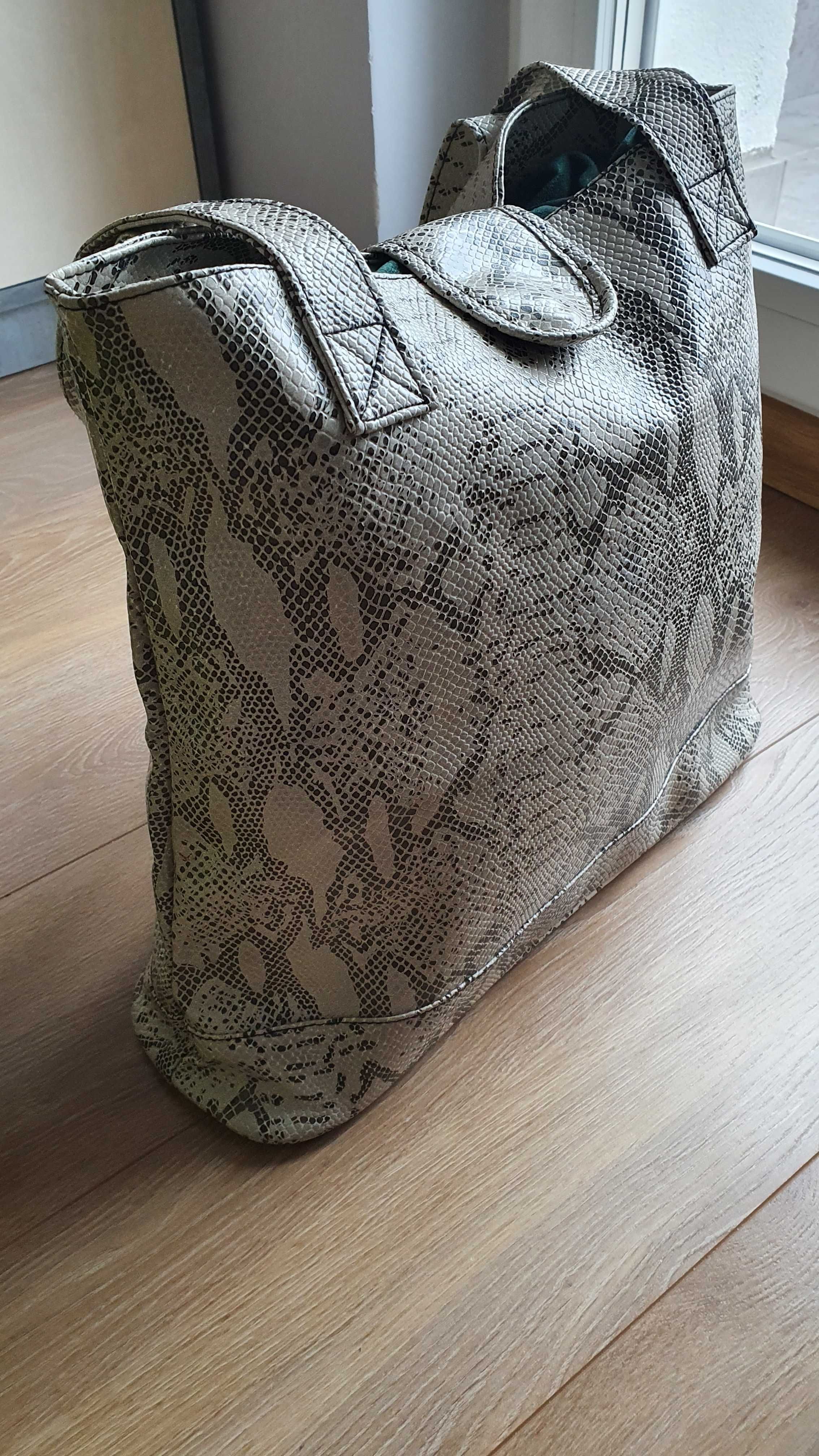 Shopper bag wężowa skórka świetna na lato.