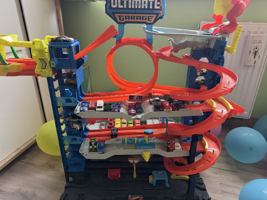 Tor Hot Wheels atak smoka