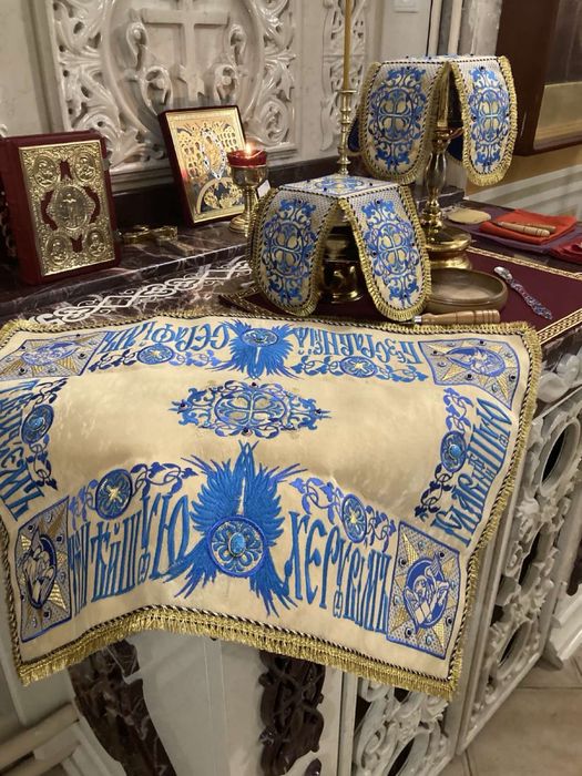 Покрівці з воздухом. Покровцы с воздухом