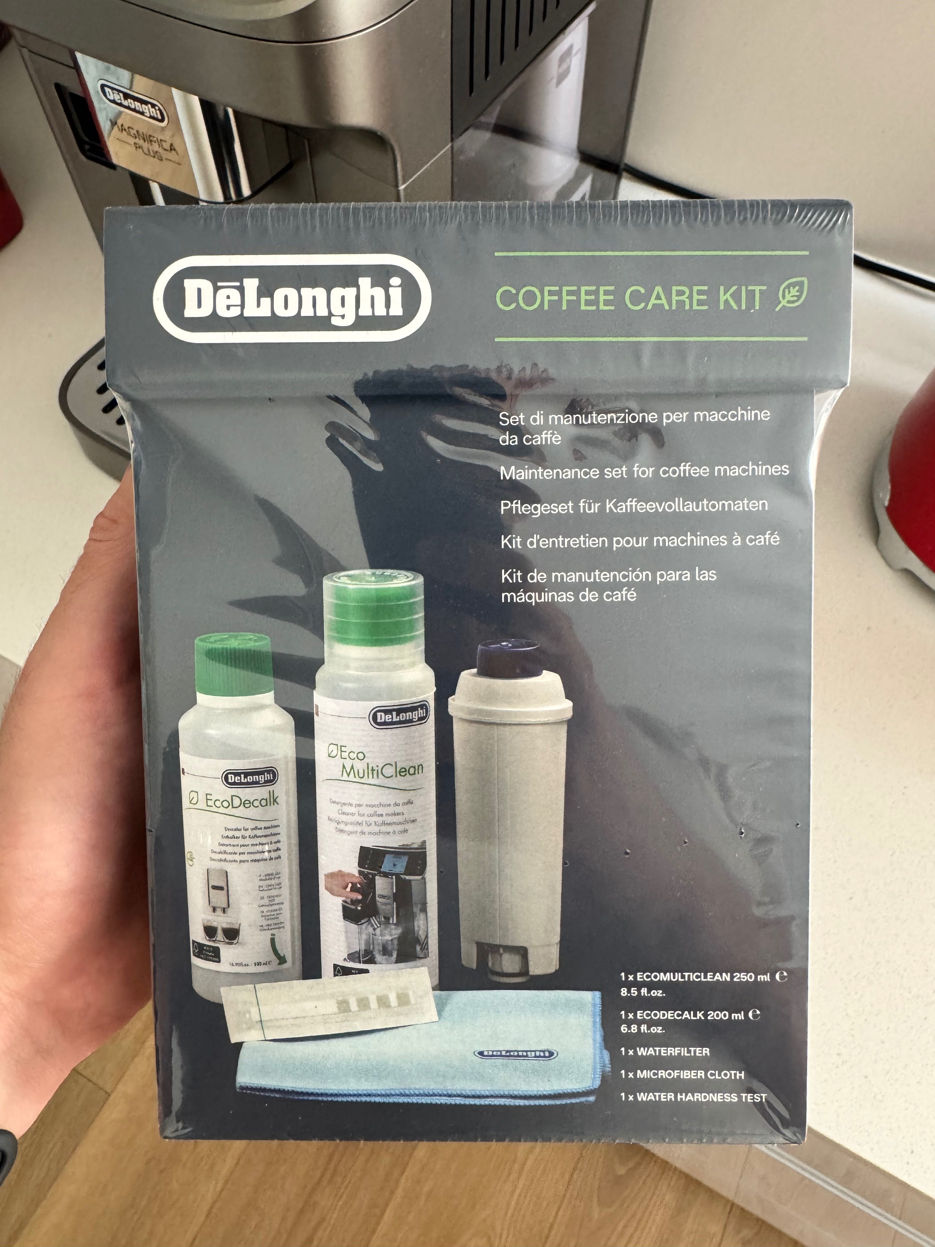 Cafeteira Automática De’Longhi Magnifica Plus – Como Nova + Care Kit