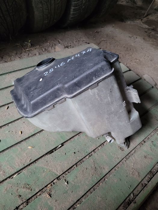Продам бачок рідини осивача скла бмв е39