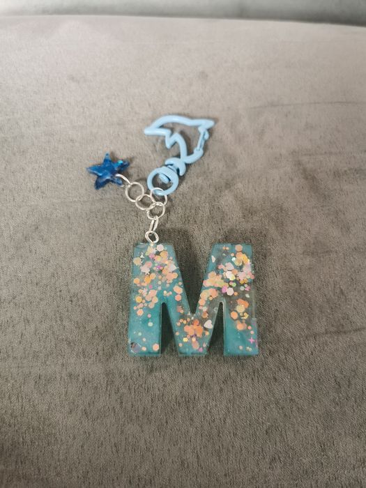 Brincos fios porta chaves