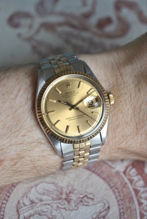 Rolex  dourado com caixa