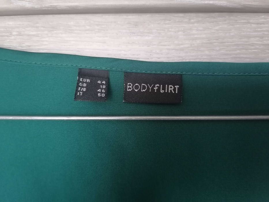 Nowa sukienka satynowa elegancka butelkowa zieleń 44 święta andrzejki