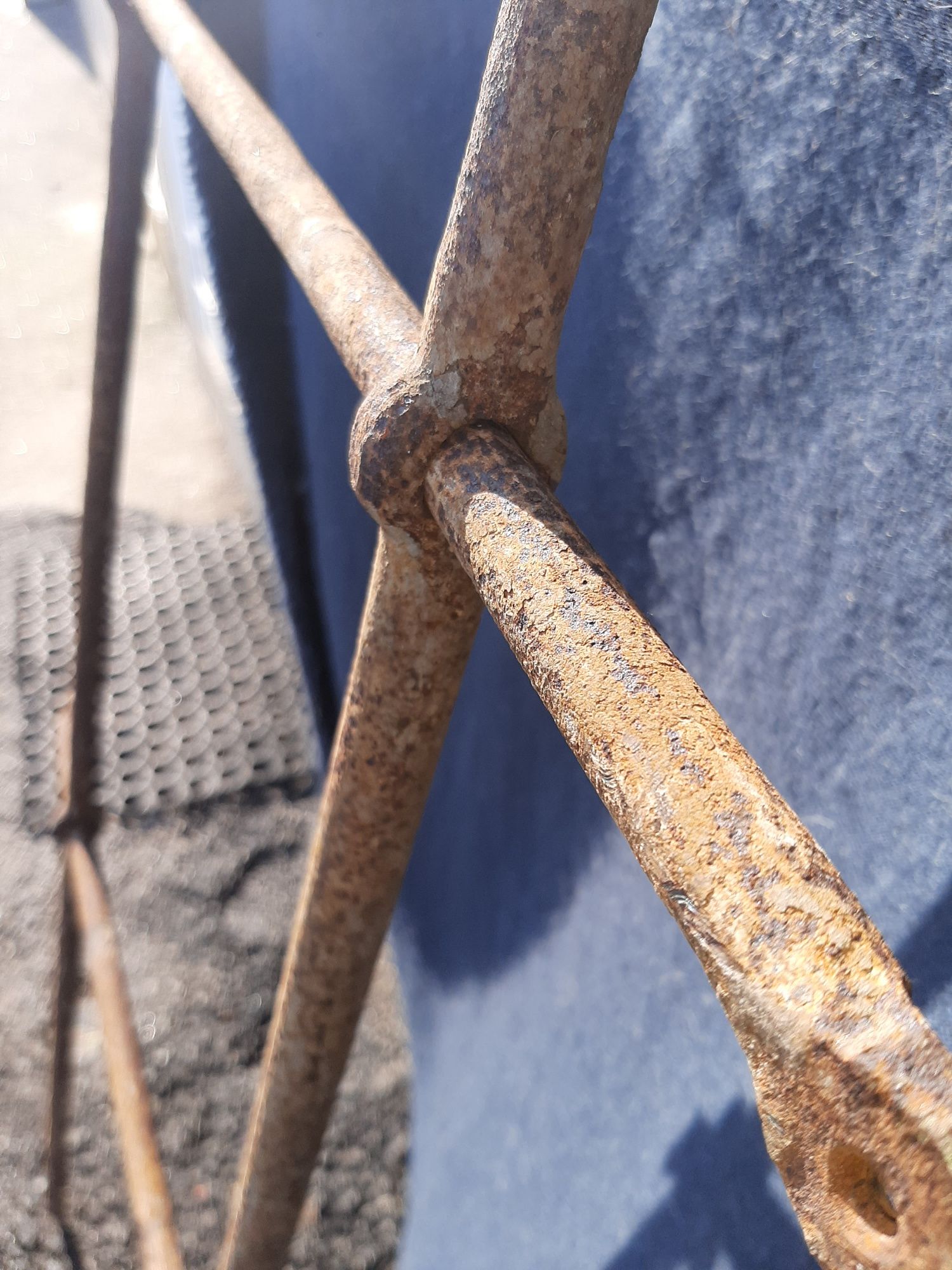 Grade Em Ferro Maciço Forjado Século XVIll