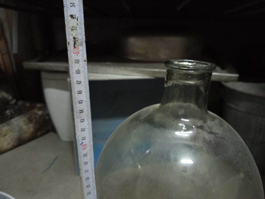 Стеклянные банки 0,6л., 0.5л. и меньше и стеклянные бутыли