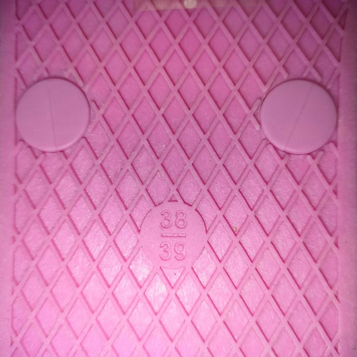 Продам новые шлепки H&M