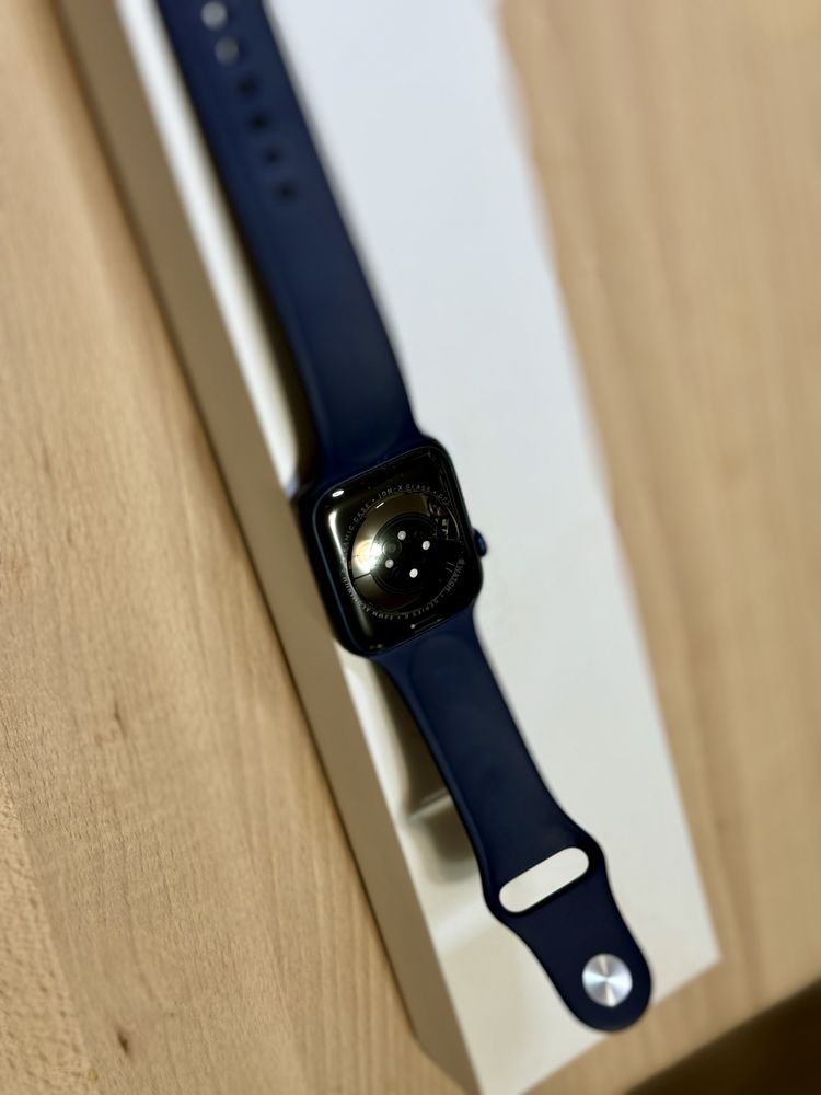 Apple Watch 44mm siries 6 Blue Aluminium GPS Deep Navy Sport Band