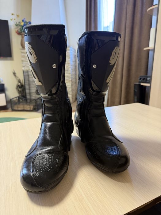 Мотоботы. Ботинки мотоциклетные
