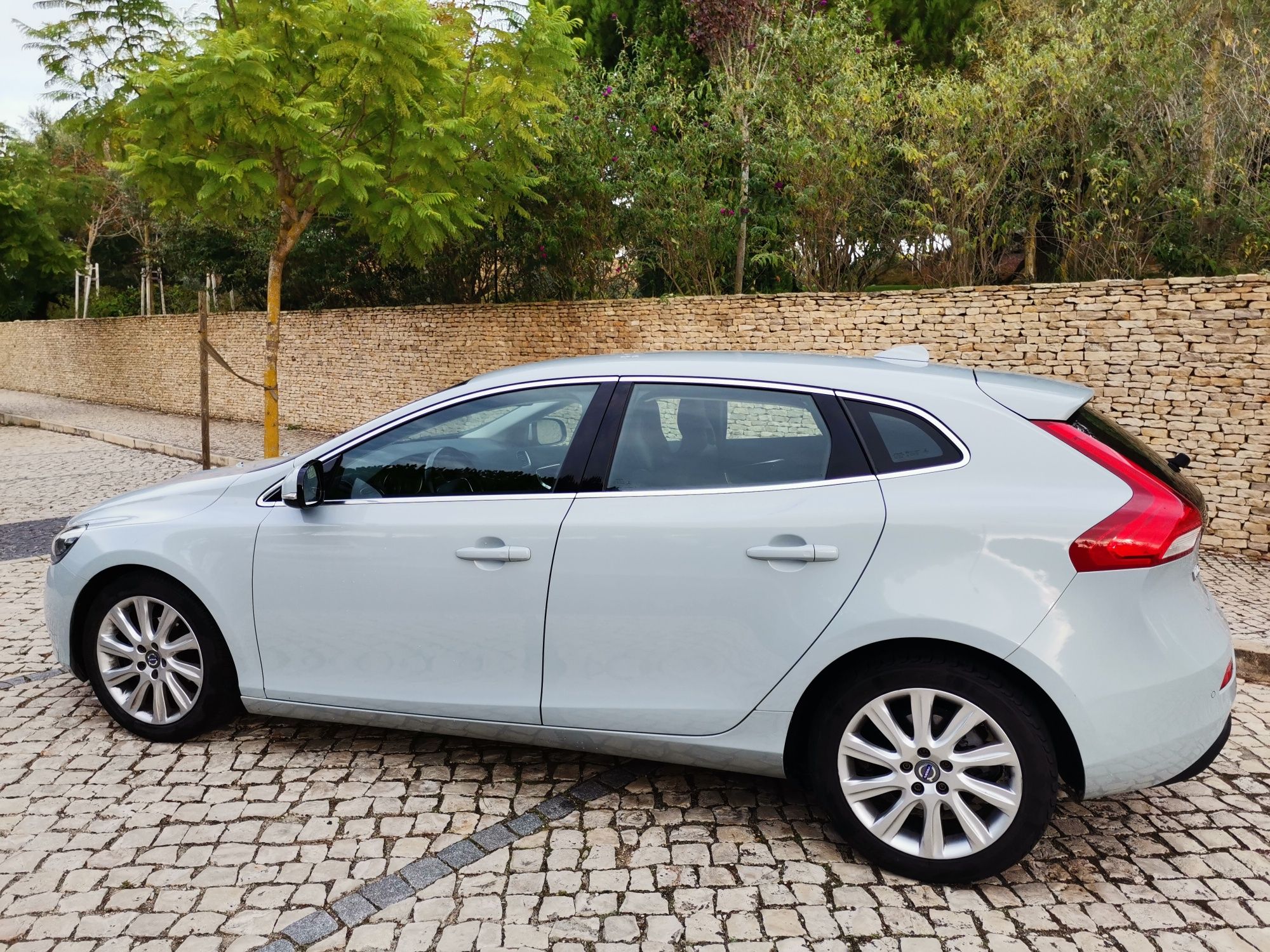 Volvo V40 - Summum