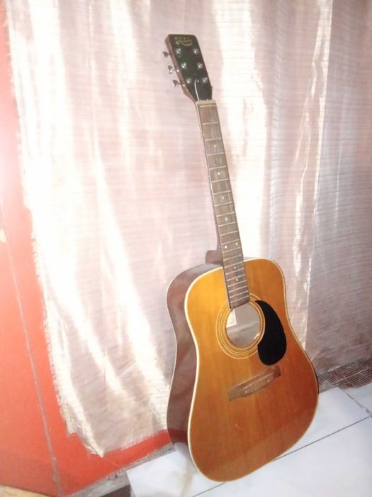 Viola semi nova só necessita das cordas mas são 20 euros as cordas