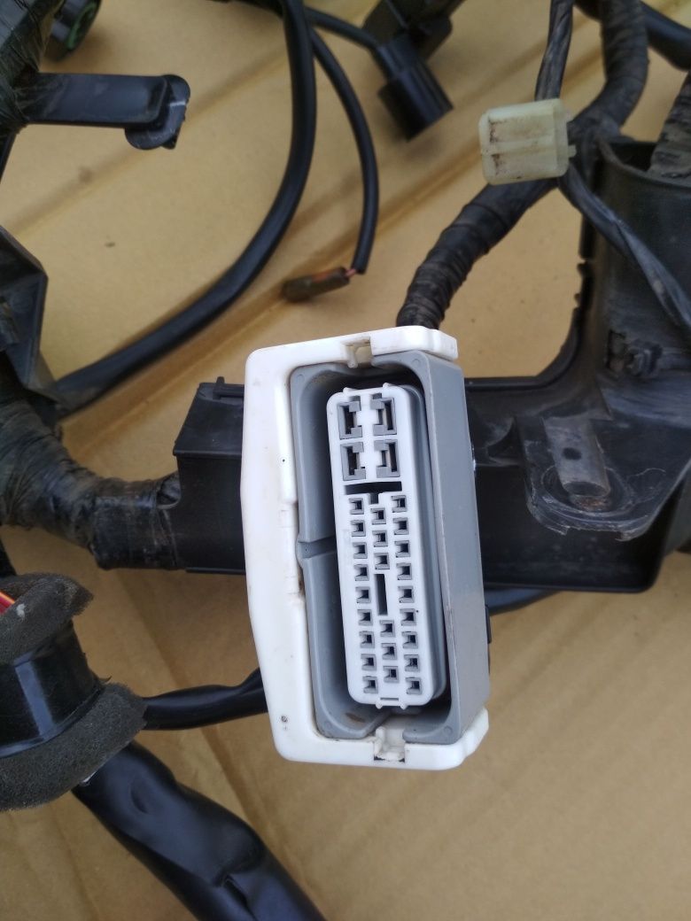 Проводка двигателя Mitsubishi Lancer 9  1.6