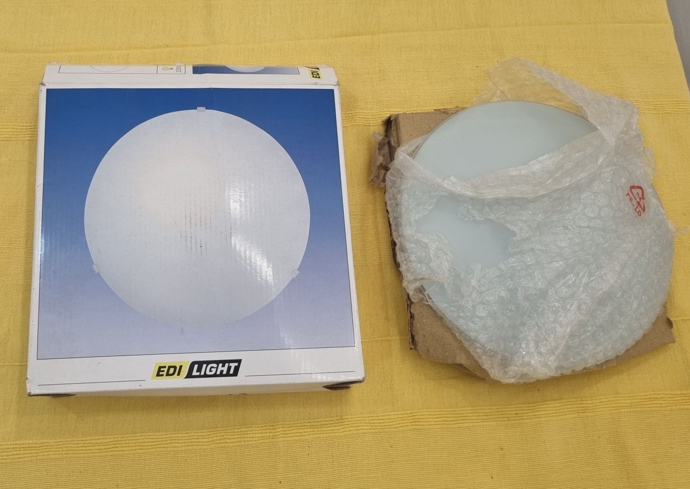 Candeeiro de tecto novo