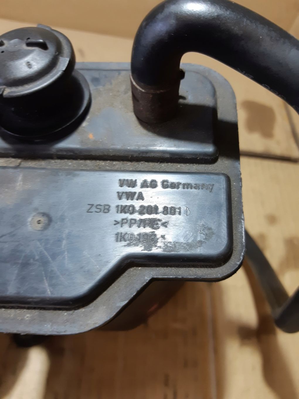 AUDI A3 8P 2.0 TFSI FILTR WĘGLOWY 1K0201801D