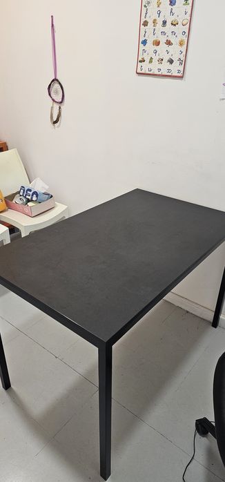 Mesa com 1.10 x 67cm
