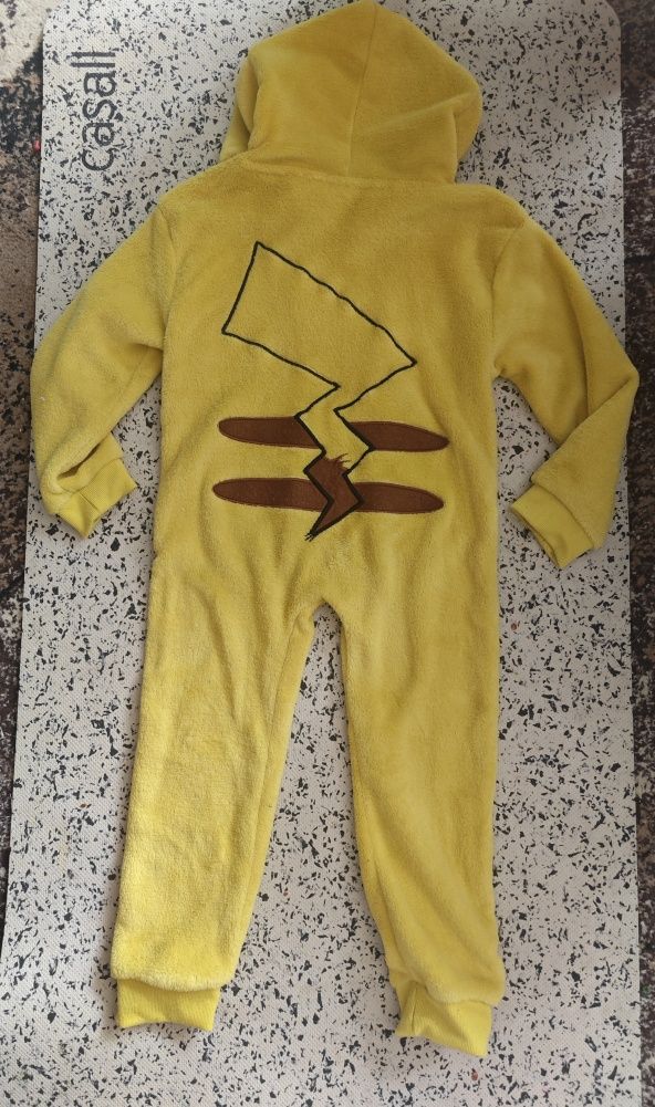 Pikatchu strój kombinezon 110/116